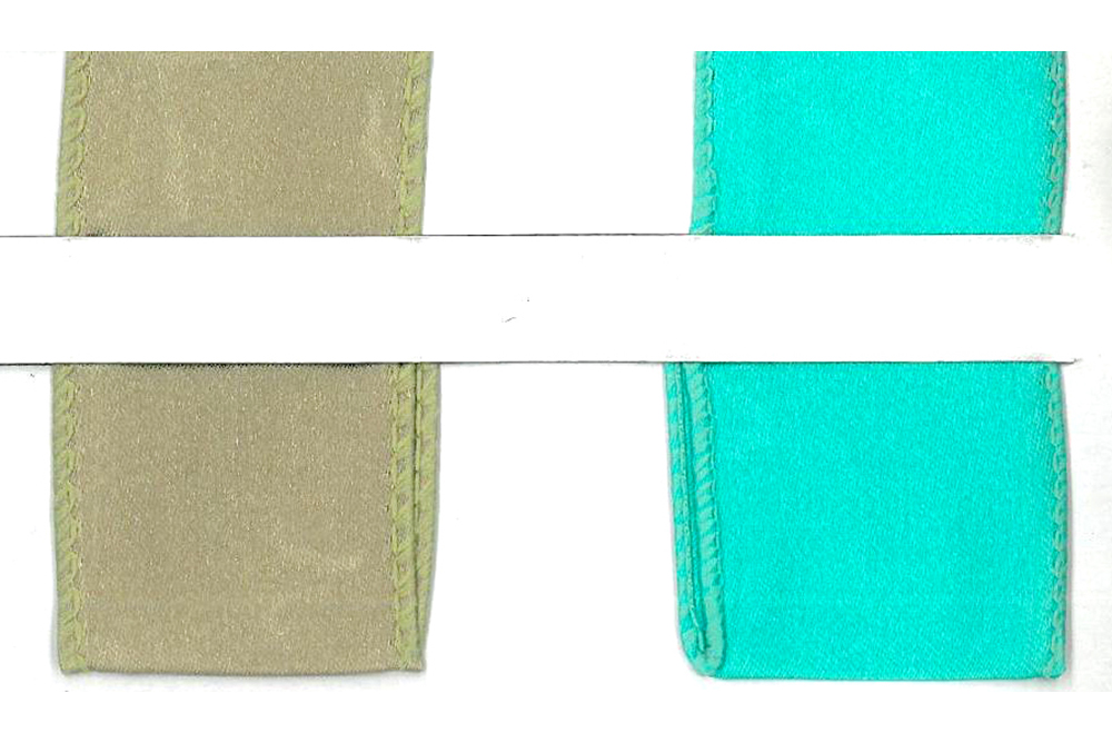 Cinta de satén de tela cortada