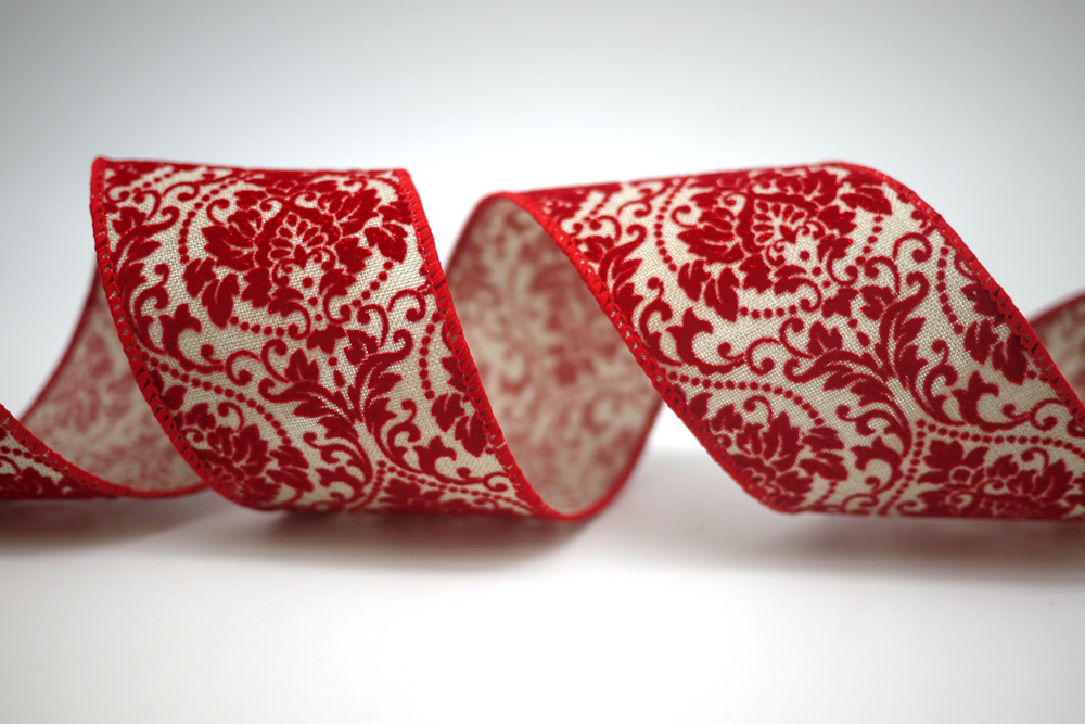 वेल्वेट बनावट पर दमास्क डिज़ाइन सुंदर