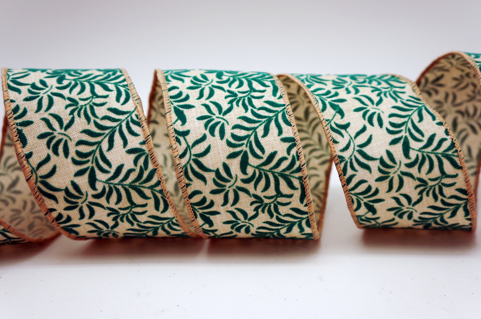 常绿圣诞蕨叶缎带