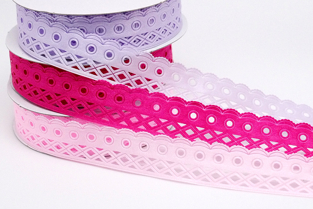 Geometryczne Wycięcia Wstążka