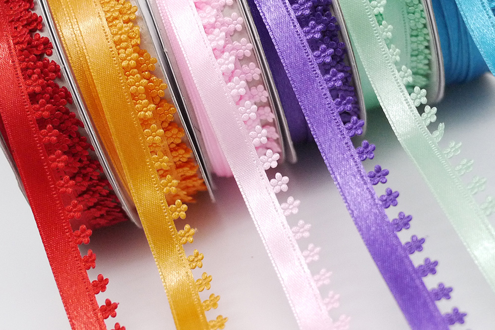 कटौती फूल सैटिन रिबन