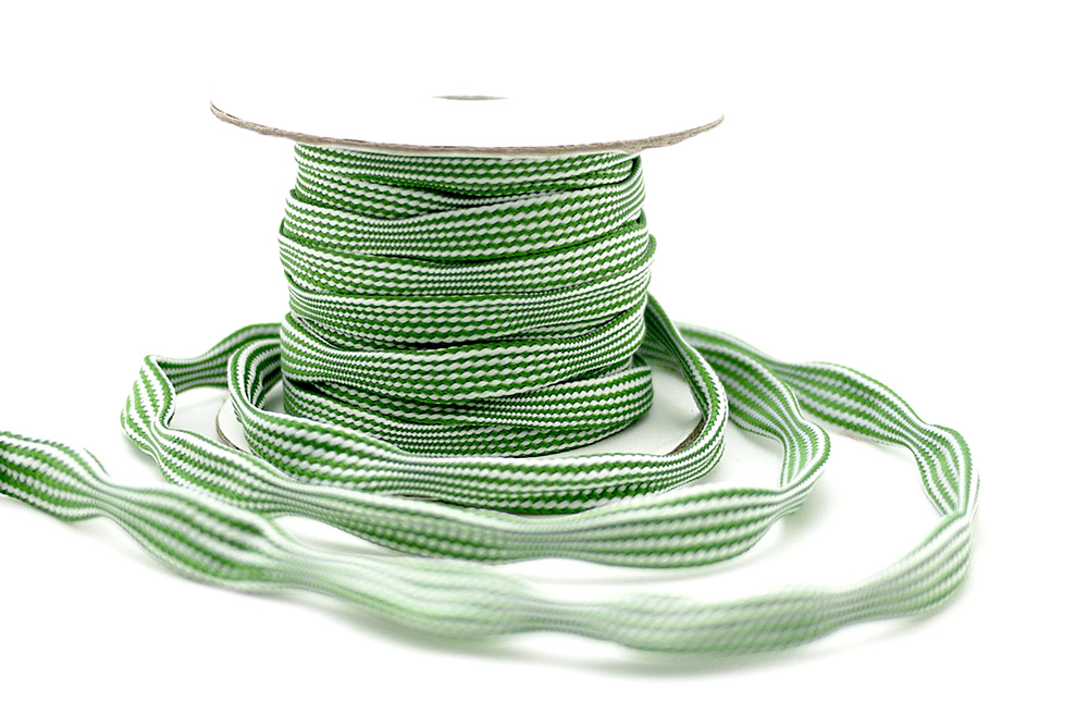 Zielono-biały warkocz w kształcie krzywej