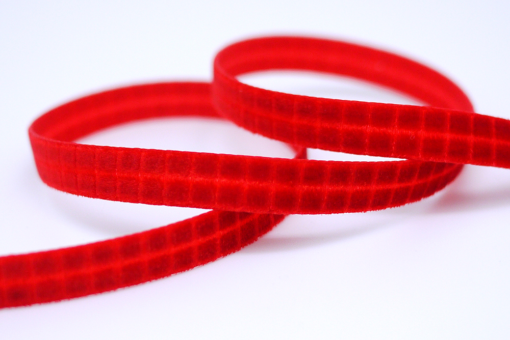 Ruudullinen samettinauha