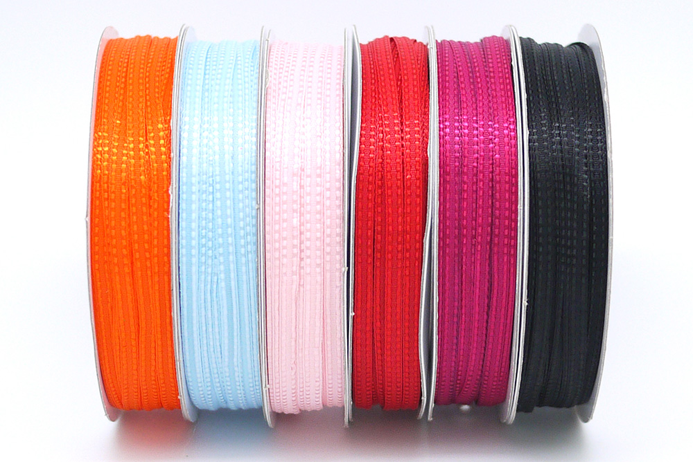 Бічна строчка 3 мм вузької тканої стрічки