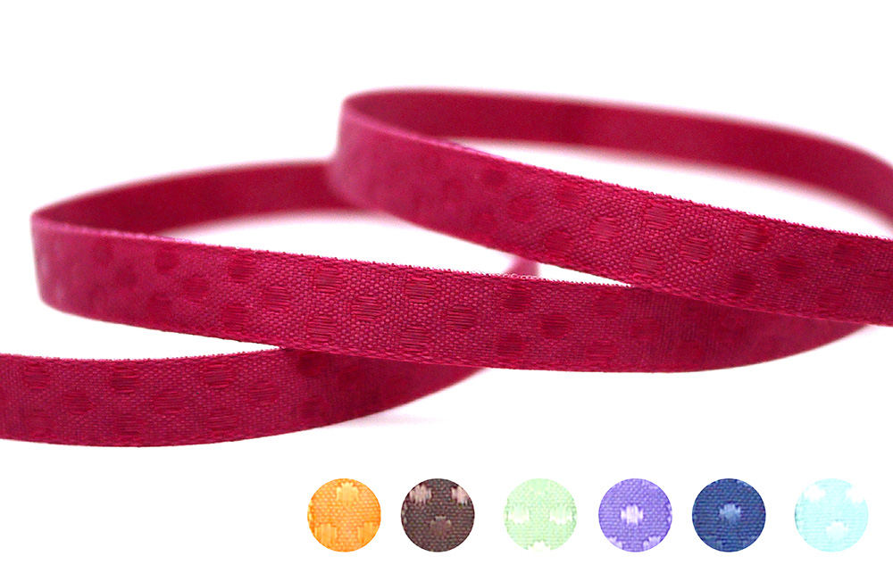 Узкая лента с тканым рисунком в горошек