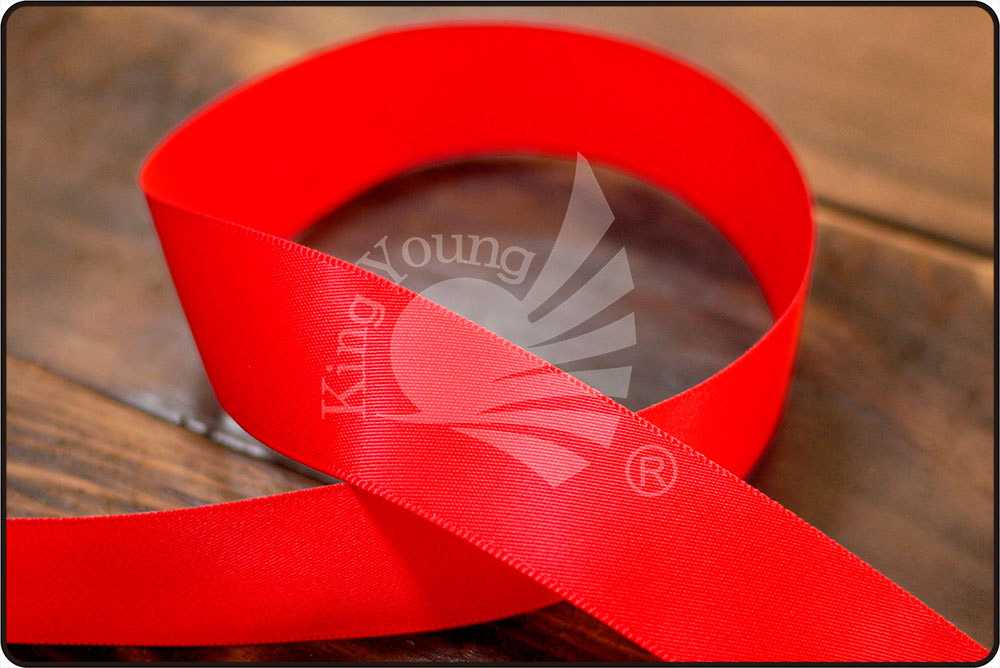 Poliészter szatén szalag