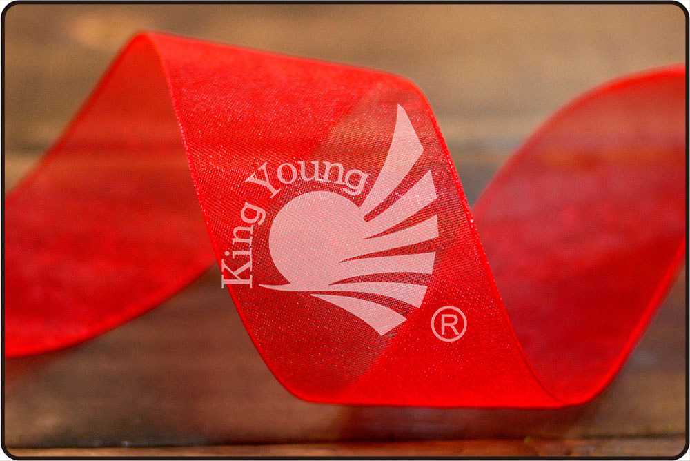 Schimmerndes, transparentes Band