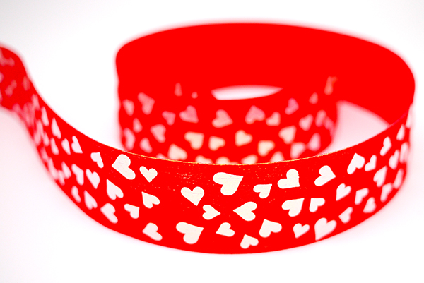 Tęczowy nadruk serca Wstążka