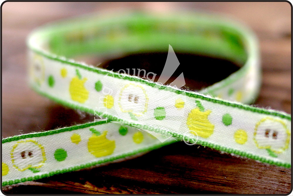 Wstążka Jacquard z jabłkami