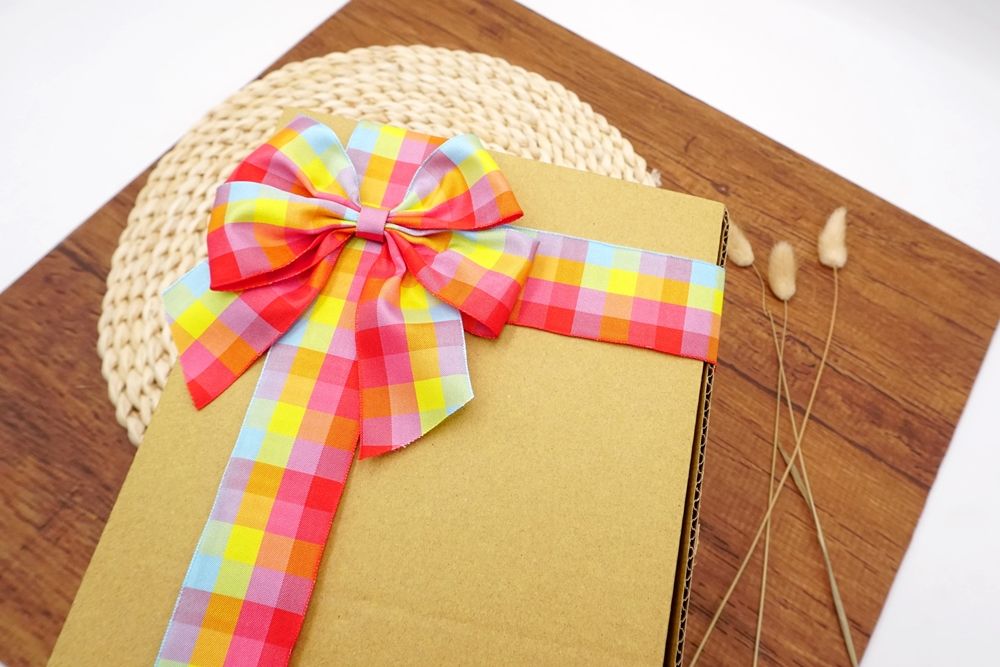 4 noeuds en ruban pour emballer vos cadeaux 