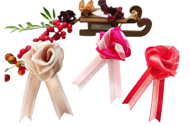 Ruffled Ribbon Rose Spring Gift Wrap Tutorial | Tikkido.com