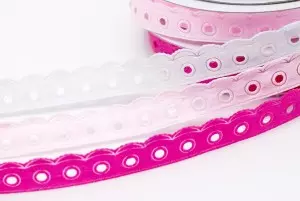 Κομμένο σε σχήμα κουκκίδες και κυματοειδές άκρο κορδέλα - Κομμένο σε σχήμα κουκκίδες και κυματοειδές άκρο κορδέλα