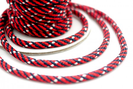 Pleciony sznur w trzech kolorach
