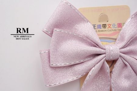 Csillogó bébi rózsaszín - Saddle Stitch Grosgrain 6 hurkos szalagmasni_BW636-DK1680-3