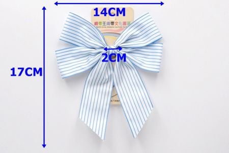 Noeud papillon à rayures bleu clair et blanc avec 4 boucles moyennes et ruban noué_BW641-W805E-2