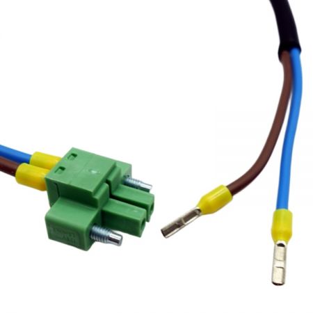 Güvenli VDE H05VV-F bağlantıları için ferrule işlenmiş terminaller.