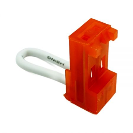 Безпечний стрибковий кабель для систем управління ліфтами. - Крупний план роз'єму TE 3-643817-2, що забезпечує надійні та безпечні з'єднання.