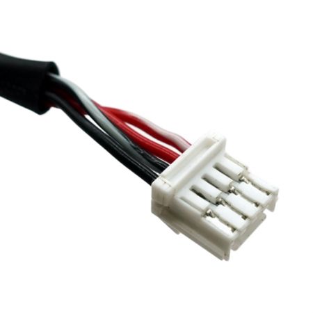 صورة مقربة لموصل XT60 المطلي بالذهب لتطبيقات التيار العالي.