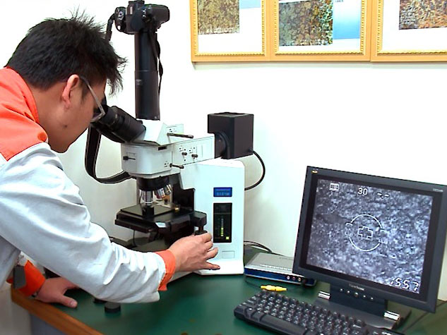 Materialmetallurgisches Mikroskop für Forschungszwecke