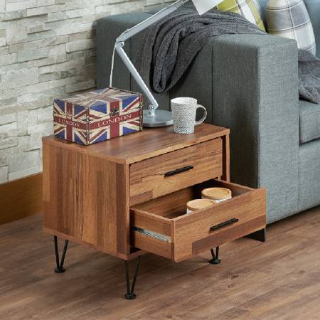 Úložný prostor se dvěma zásuvkami.