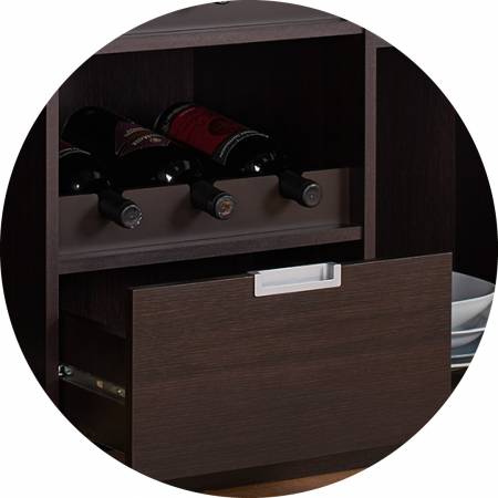 Téglalap alakú horony kialakítás, ergonomikus.