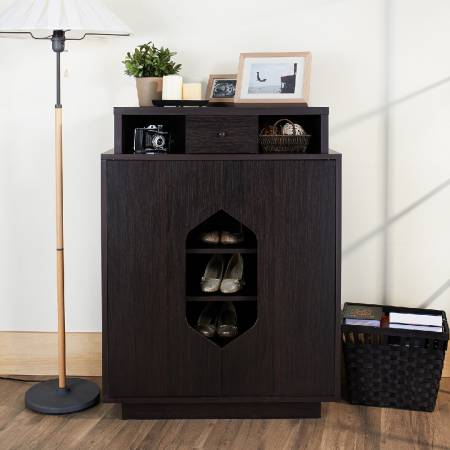 Armoire à chaussures rétro à aire ouverte - Semi-perspective de la chaussure, montrez vos chaussures d'amour.
