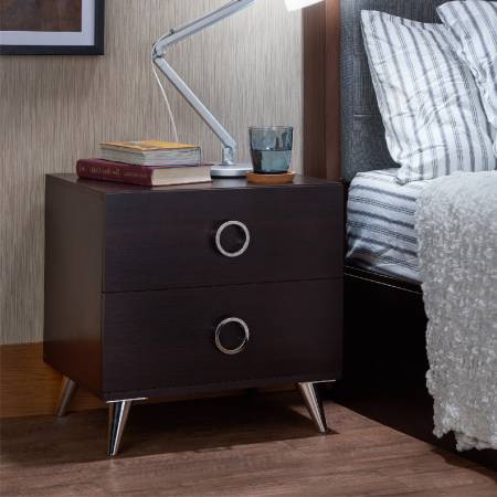 Dvě bezpečnostní zásuvky.