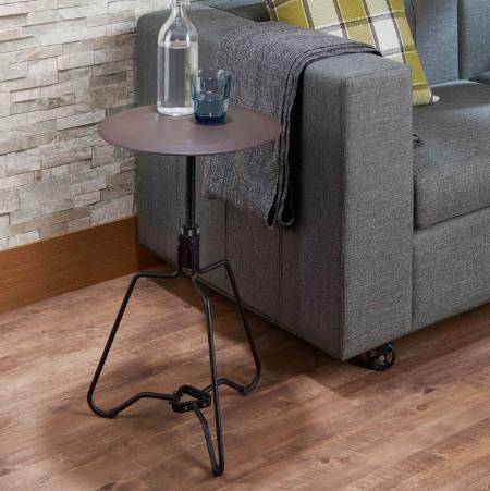 Styl tohoto odkládacího stolku je kombinací UFO a žárovky.