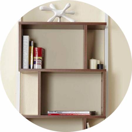 Пространство разделено на одно большое и одно маленькое.