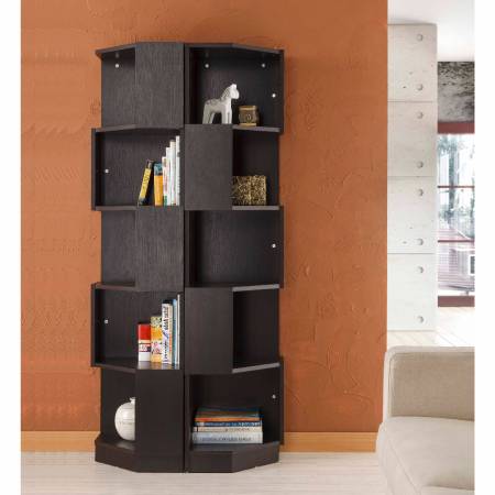 Вы можете объединить два книжных шкафа в комбинированные варианты использования.