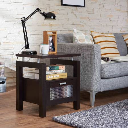 Mesa auxiliar de estilo típico - La mesa auxiliar con forma de sombrilla.