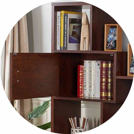 Три закрытых помещения.