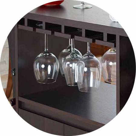 Üvegpohár függő dizájn.