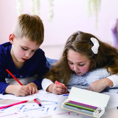 Двухв одная пластиковая коробка для хранения карандашей