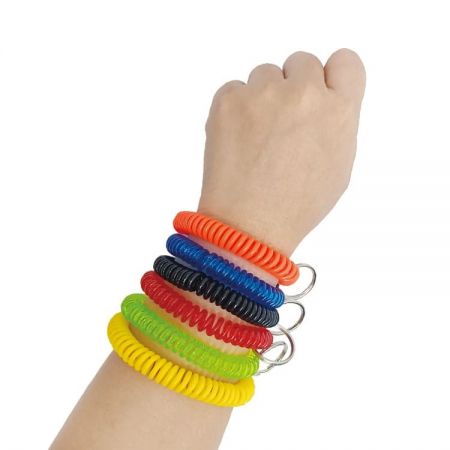 Bracelets porte-clés enroulables