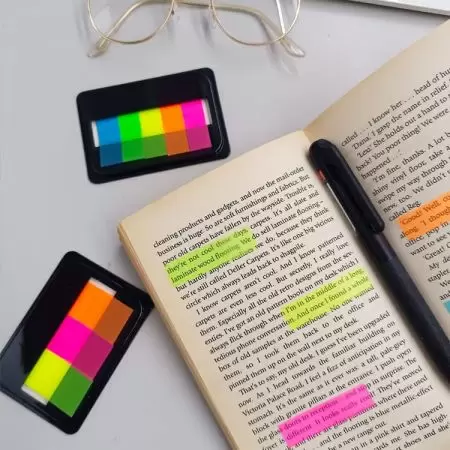 Nota adesiva translúcida