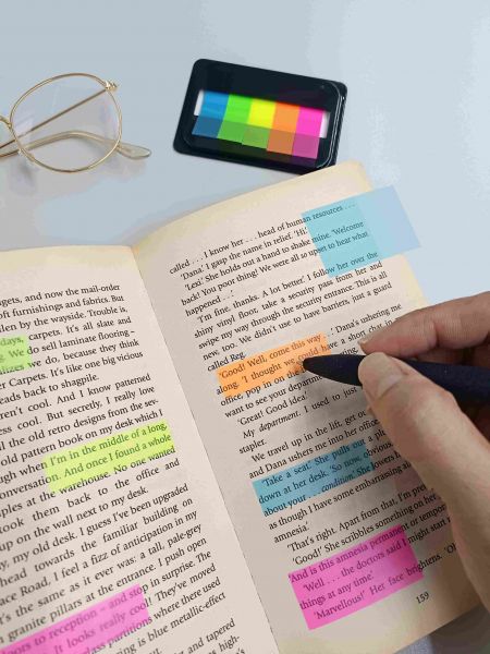 Aba de índice translúcida