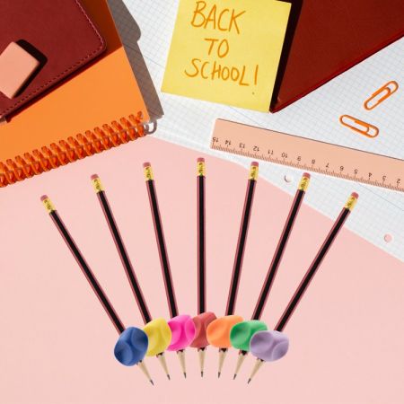 אחיזת עיפרון חובה בכיתה ובבית ספר ביתי