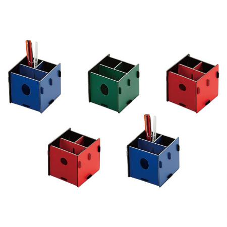 Suporte de lápis de espuma PP - Vem embalado plano com instruções simples para montagem rápida e fácil.