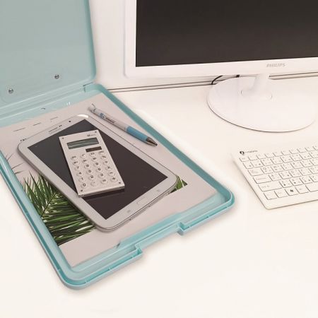 控えめなトーンのクリップボード収納ボックス