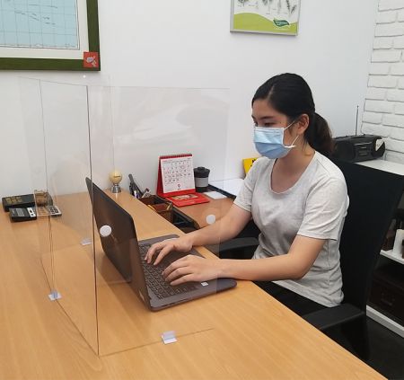 מסך מותאם אישית לשולחן מחשב PET