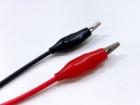 Grounding alligator clip