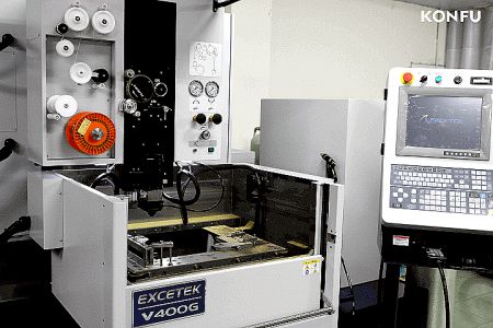 EXCETEK V400G CNC wire-cutting machine for high-precision fastener die manufacturing