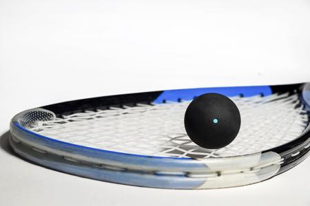 A bola de squash Green Dot é projetada especialmente para quadras de alta altitude.