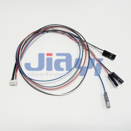 Conector de cable y arnés