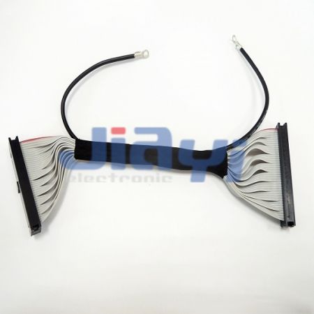 Assemblaggio cavo piatto per computer