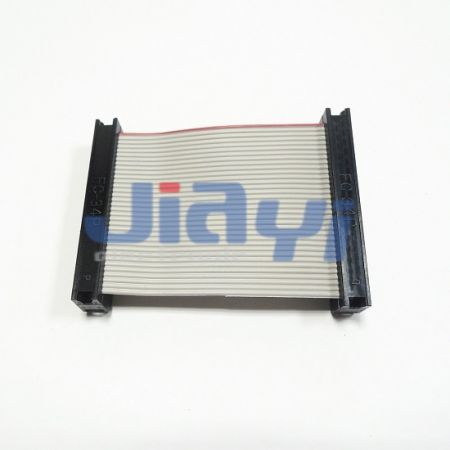 Flachbandkabel mit IDC-Anschlüssen