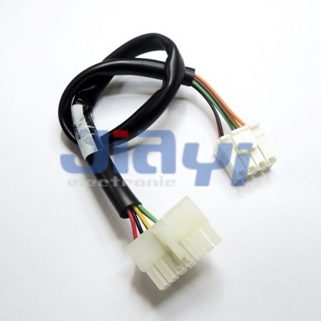Семейство проводных сборок Molex Mini-Fit 5557