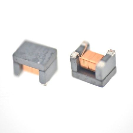 200µH,0.25A, 3425 Data Line共模濾波電感 - MSF系列中的SMD線路濾波器產品特點為鐵氧體鐵芯結構，可降低輻射EMI排放並應用於汽車