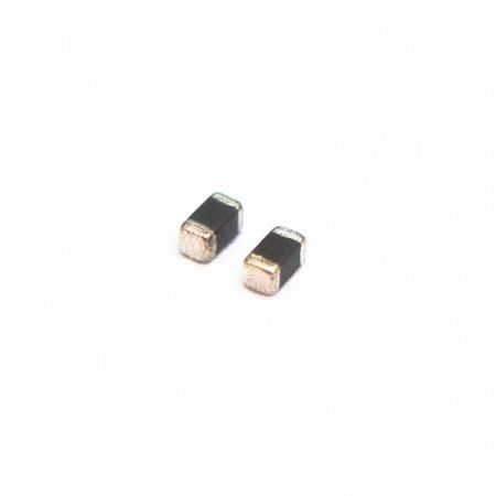 220Ω Impedanz, 100mA, 1005 RF-Induktivität, Multilayer Ferrit-Chipperle - Hochstrom-Multilayer-Chipperle